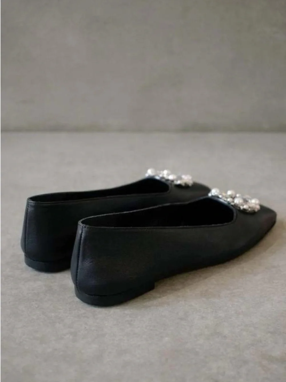 Alohas | NWOB Bella Crystal Ballet Flat Black Leather 35